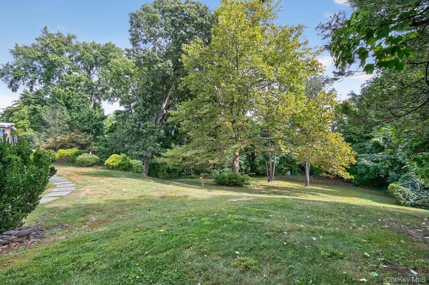 12 Griffith Lane, Huntington, NY 11743