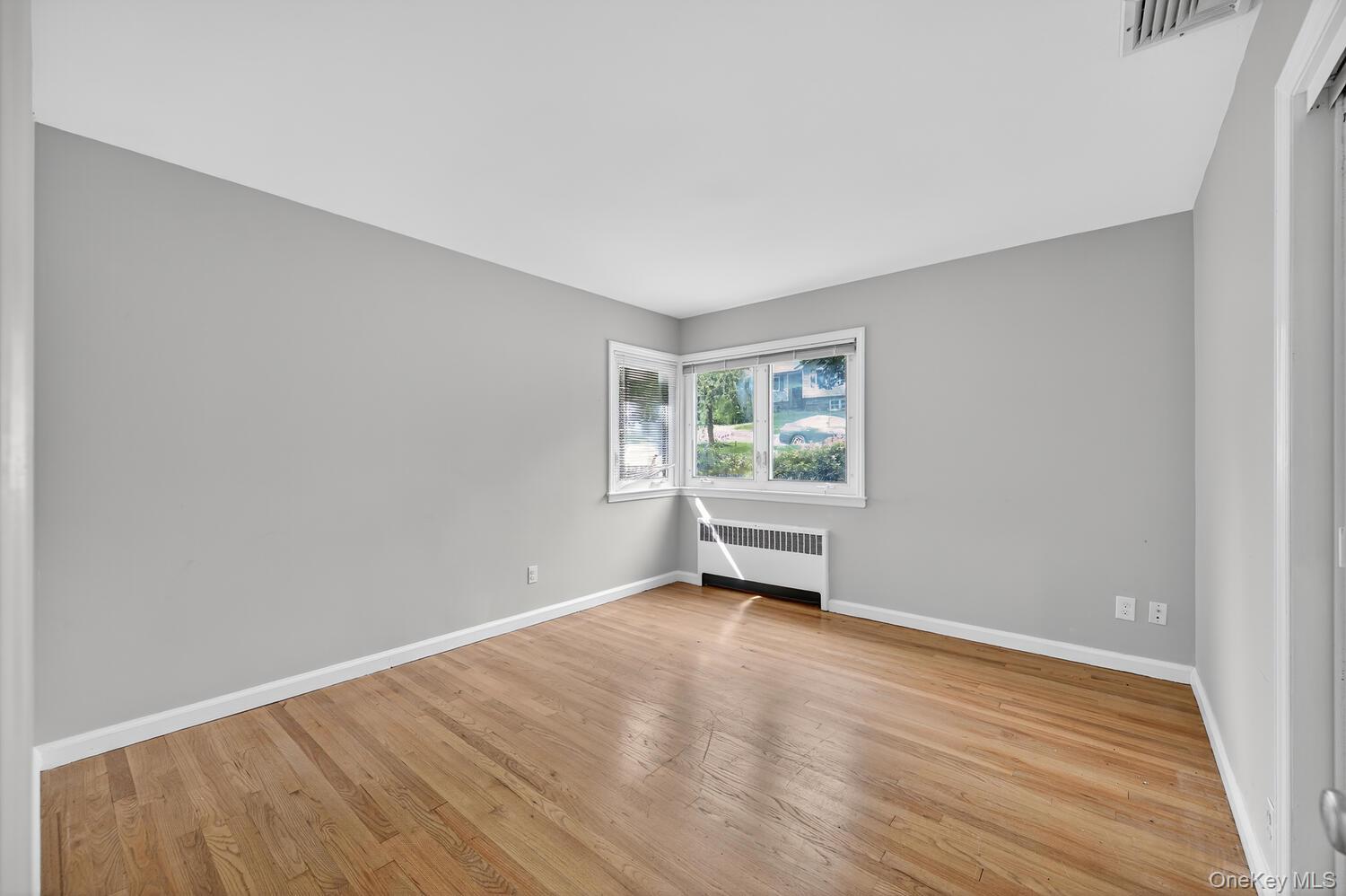 12 Griffith Lane, Huntington, NY 11743