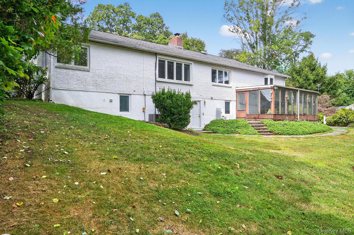 12 Griffith Lane, Huntington, NY 11743