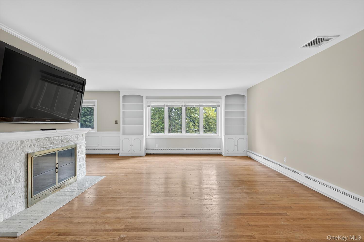 12 Griffith Lane, Huntington, NY 11743