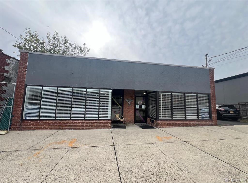 1026-1026A Little East Neck Road, West Babylon, NY 11704