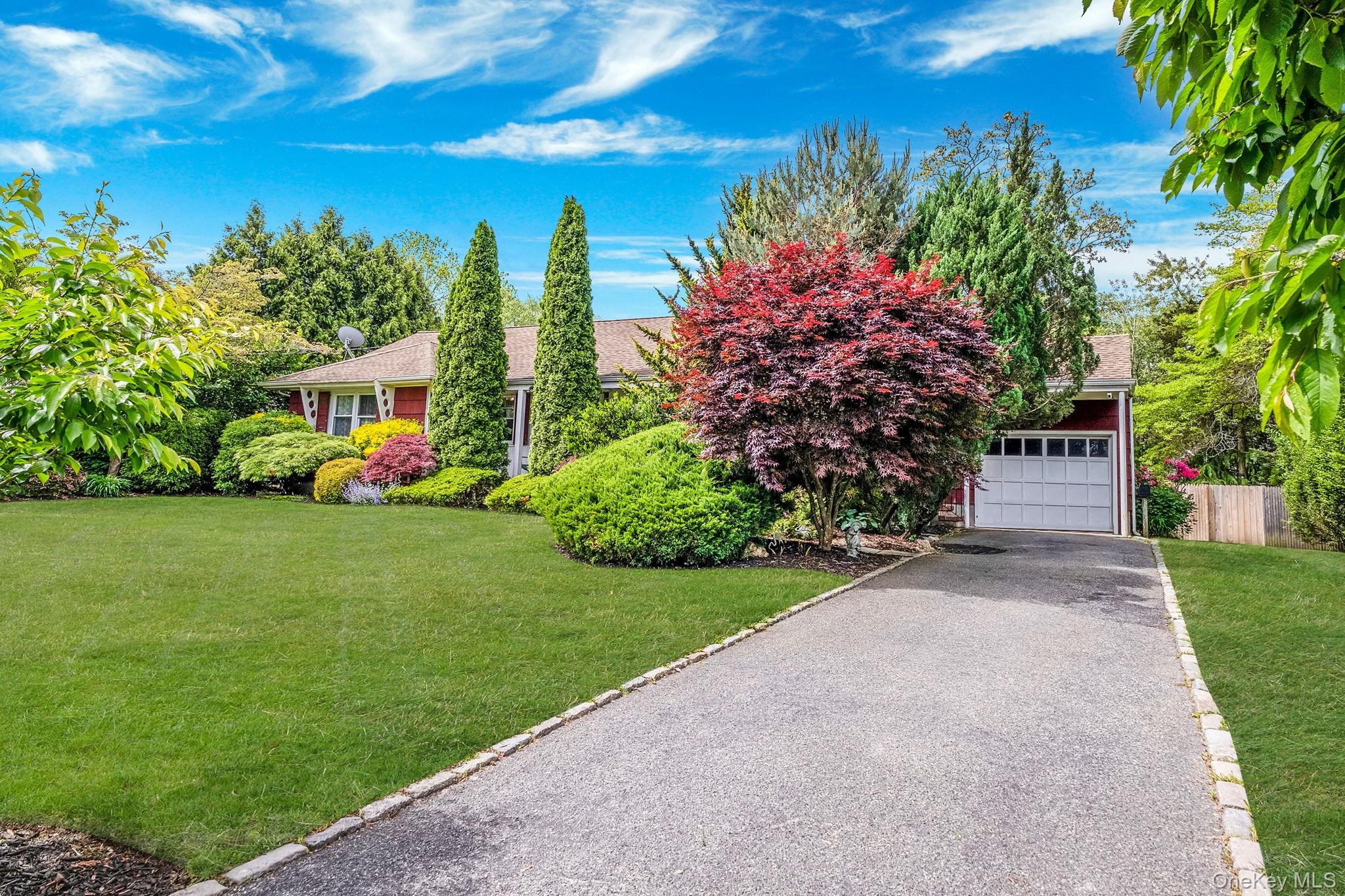 891 Pondview Road, Riverhead, NY 11901