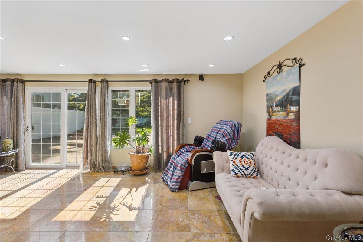 553 Amherst Drive, Woodmere, NY 11598