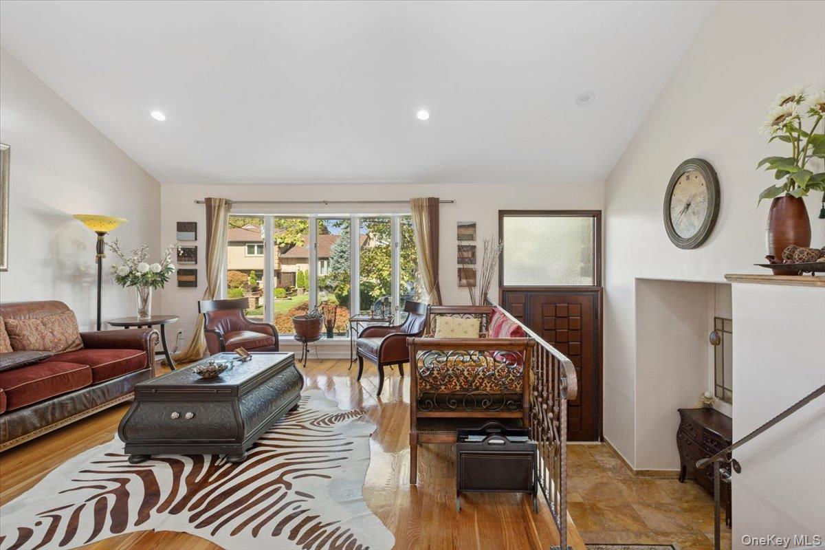 553 Amherst Drive, Woodmere, NY 11598