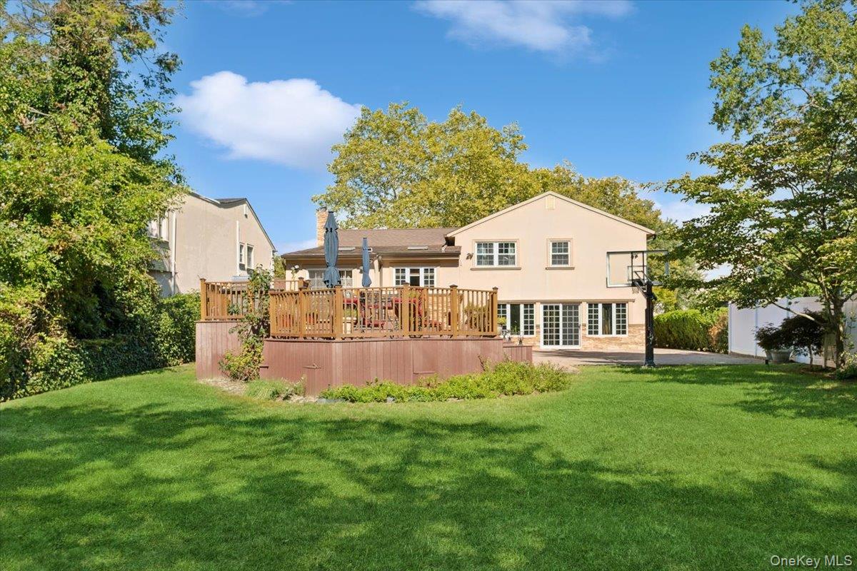 553 Amherst Drive, Woodmere, NY 11598