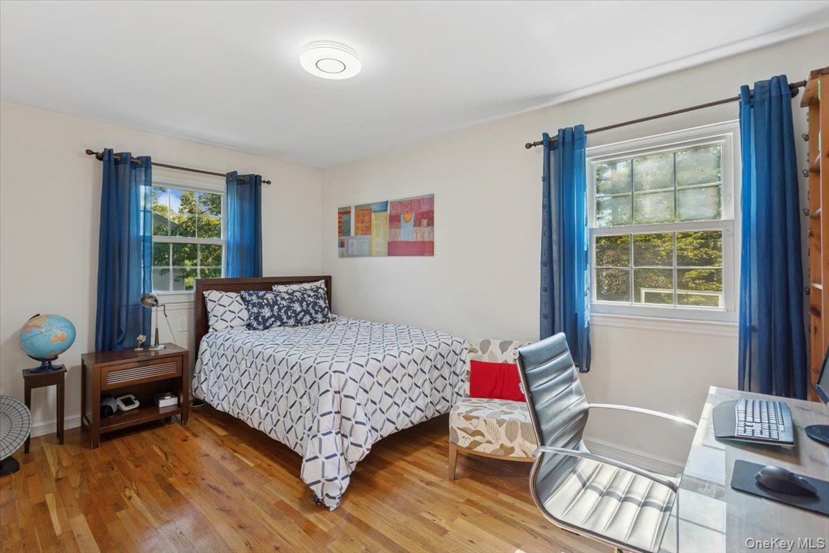 553 Amherst Drive, Woodmere, NY 11598