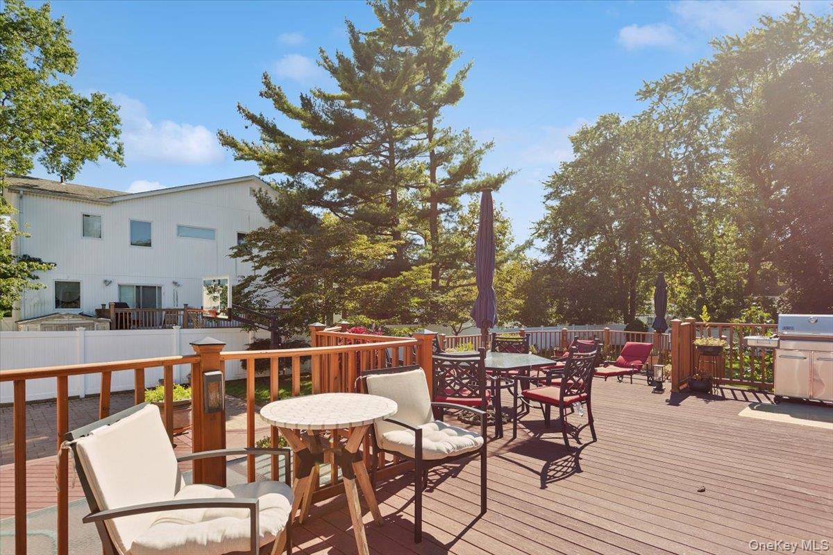 553 Amherst Drive, Woodmere, NY 11598