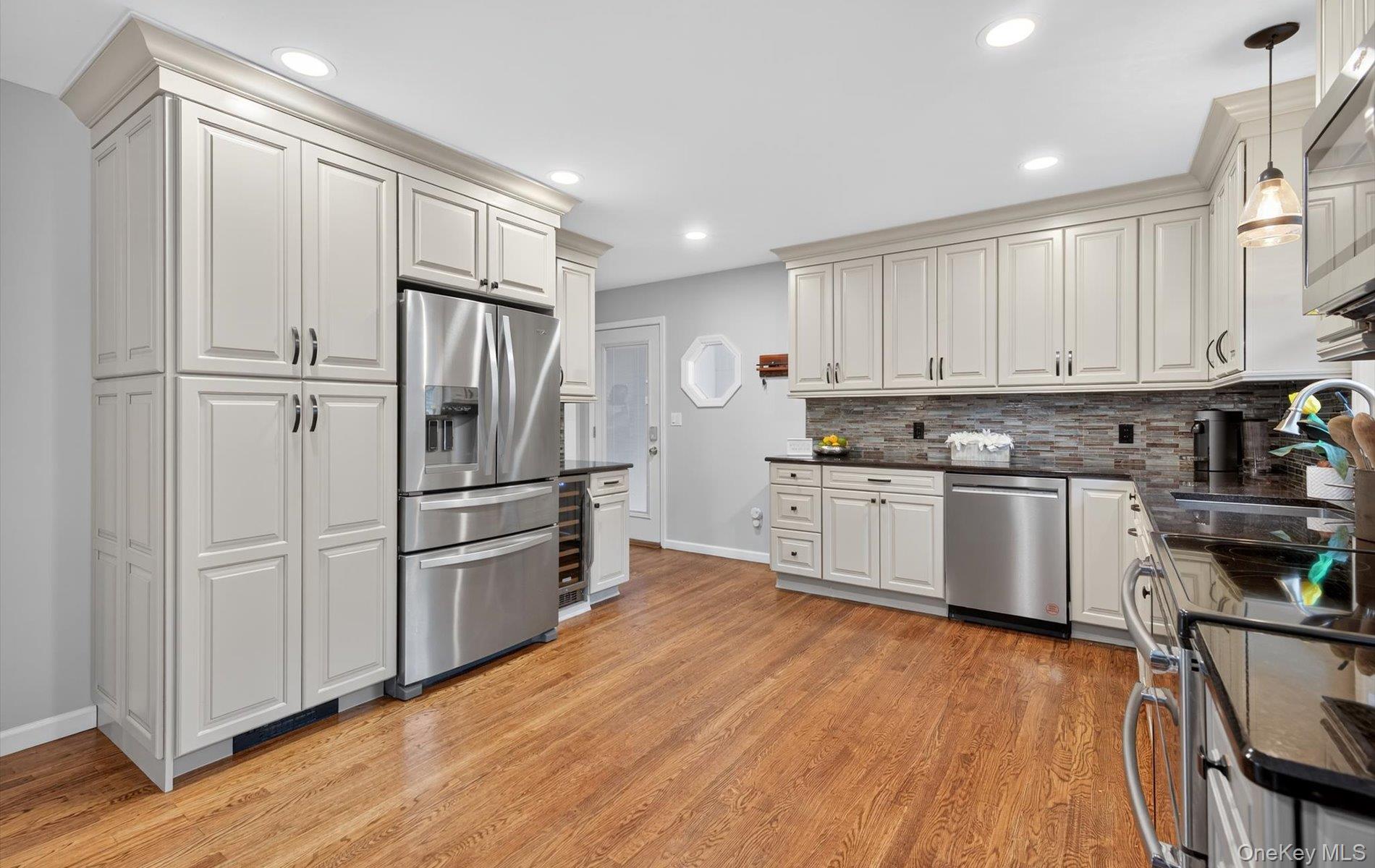 221 6th Street, Saint James, NY 11780