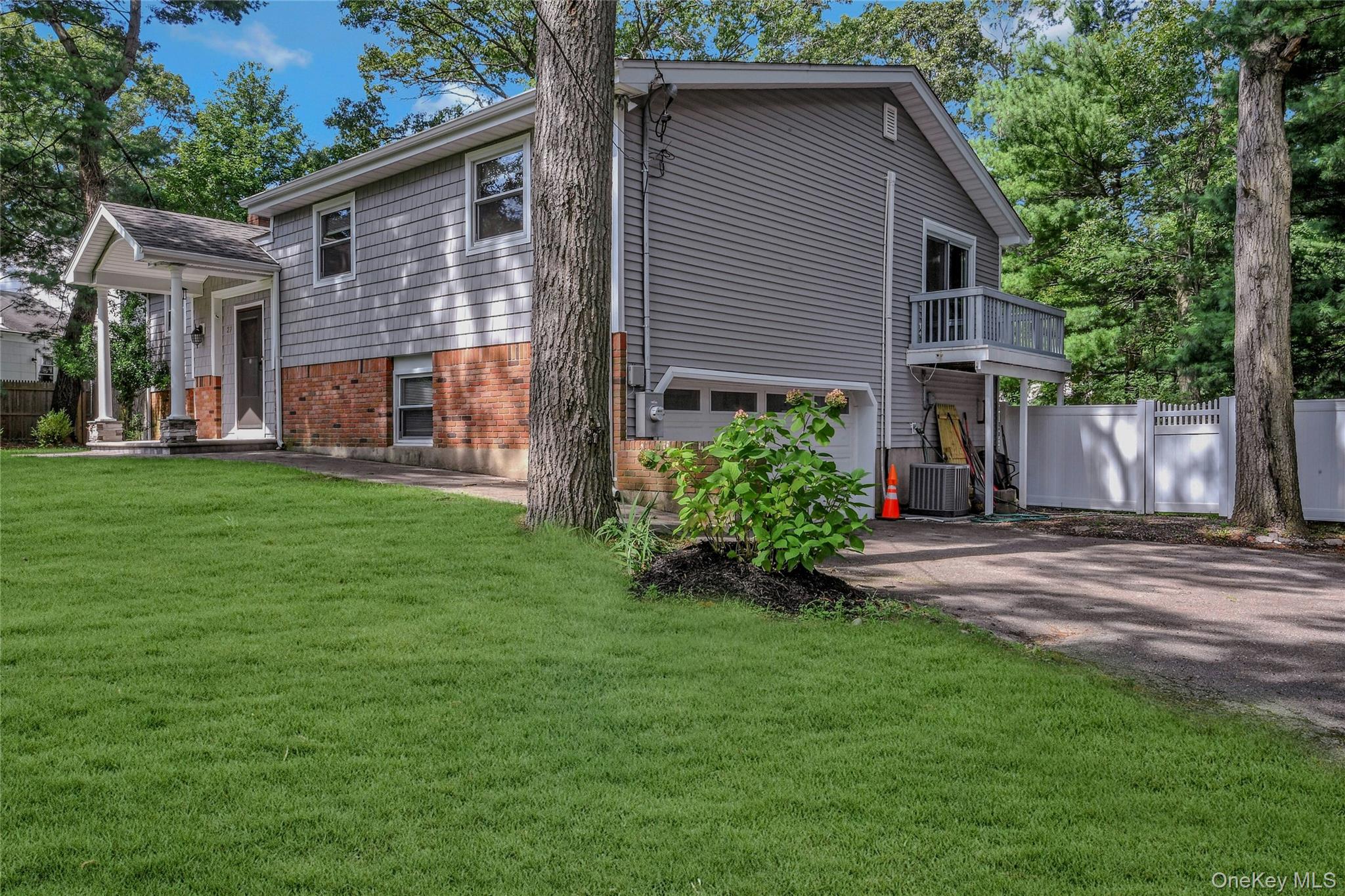 27 Upper Sheep Pasture Road, East Setauket, NY 11733