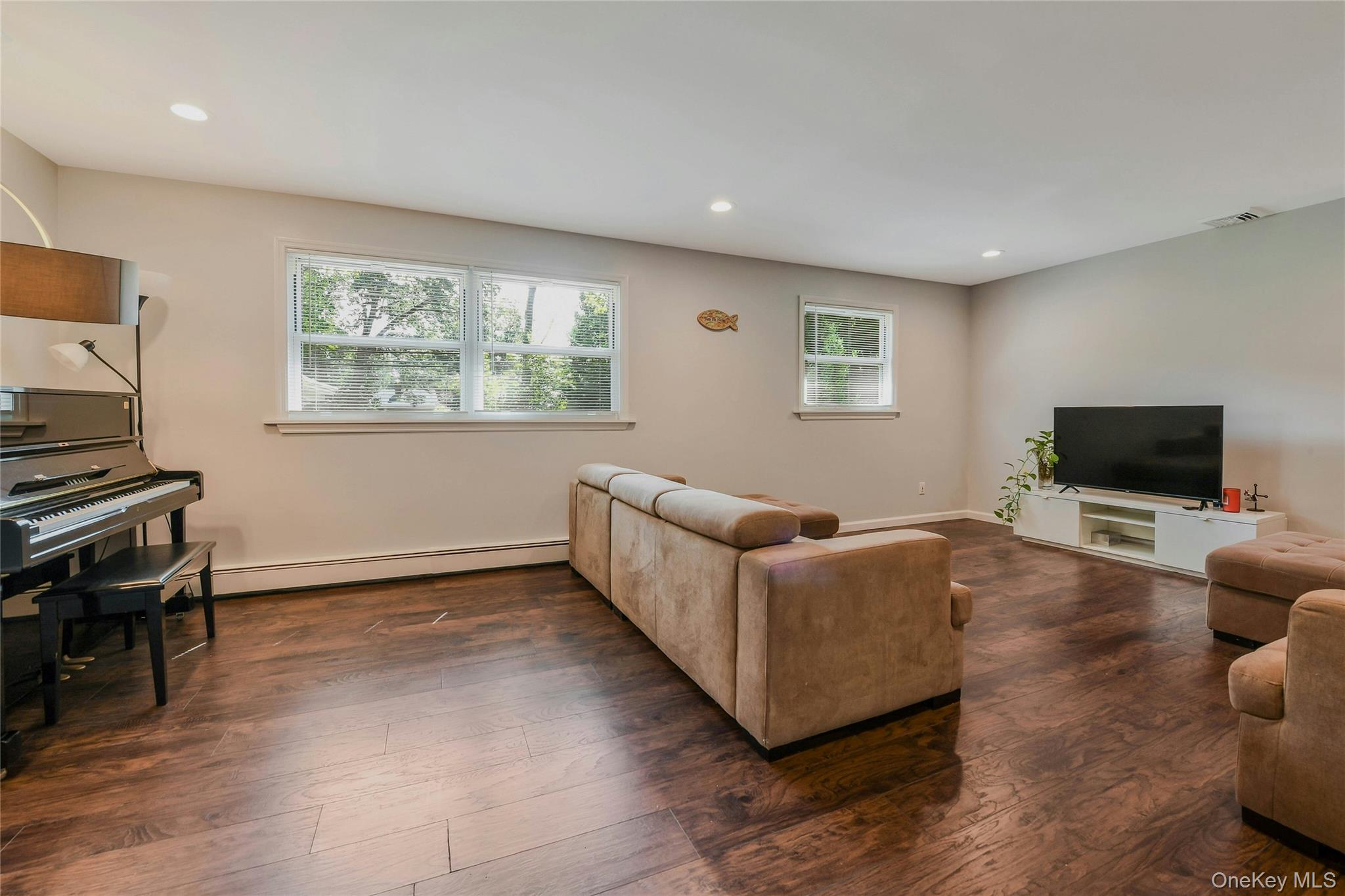 27 Upper Sheep Pasture Road, East Setauket, NY 11733