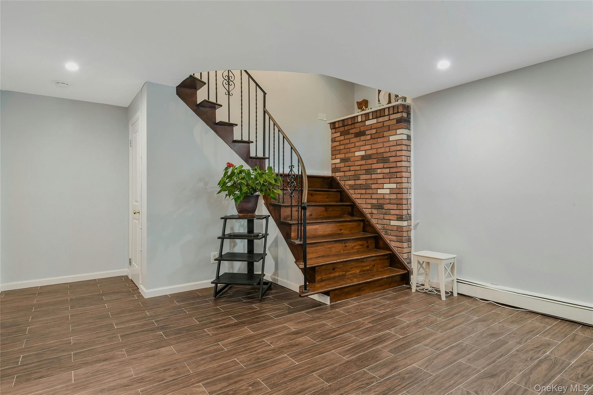 27 Upper Sheep Pasture Road, East Setauket, NY 11733