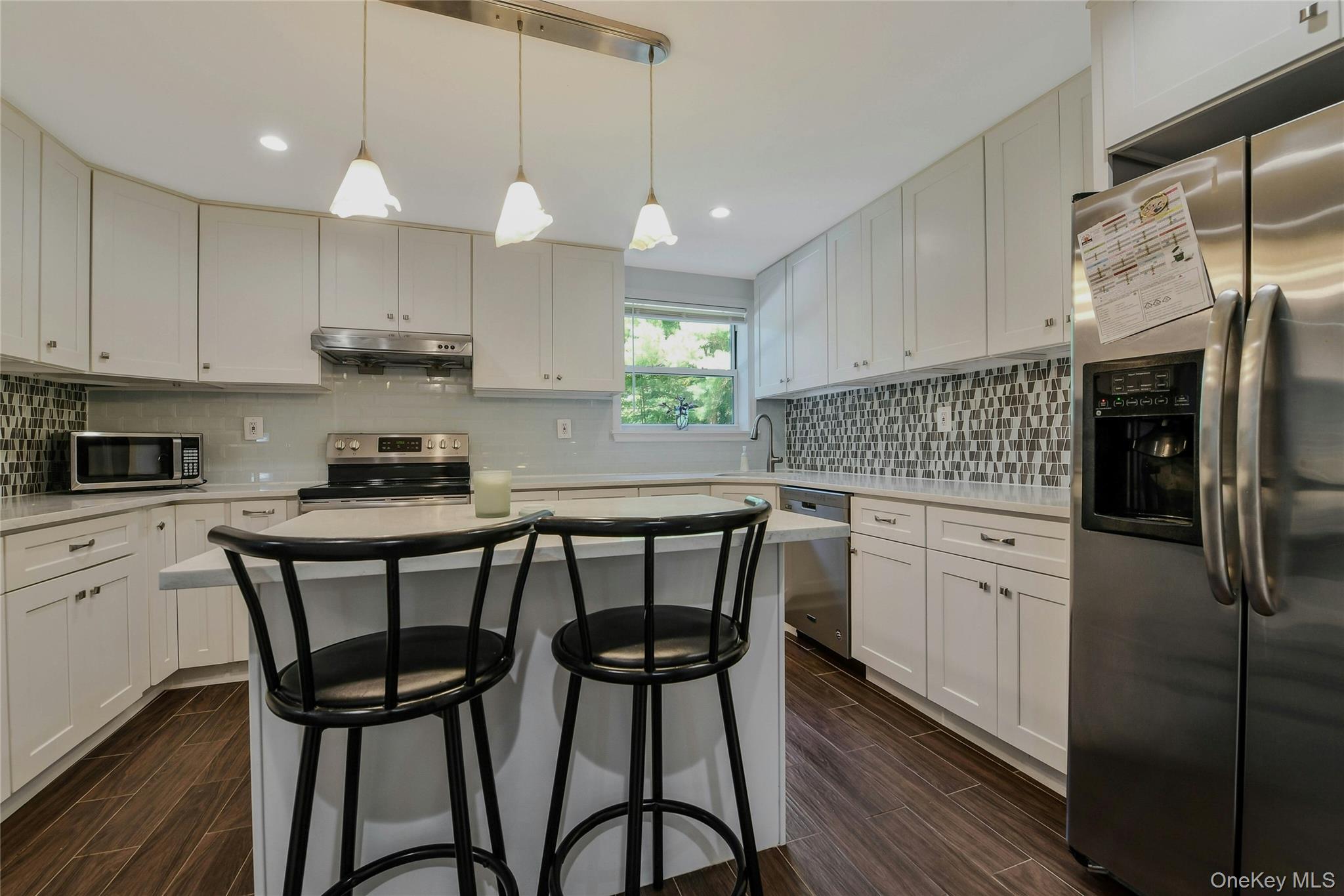 27 Upper Sheep Pasture Road, East Setauket, NY 11733