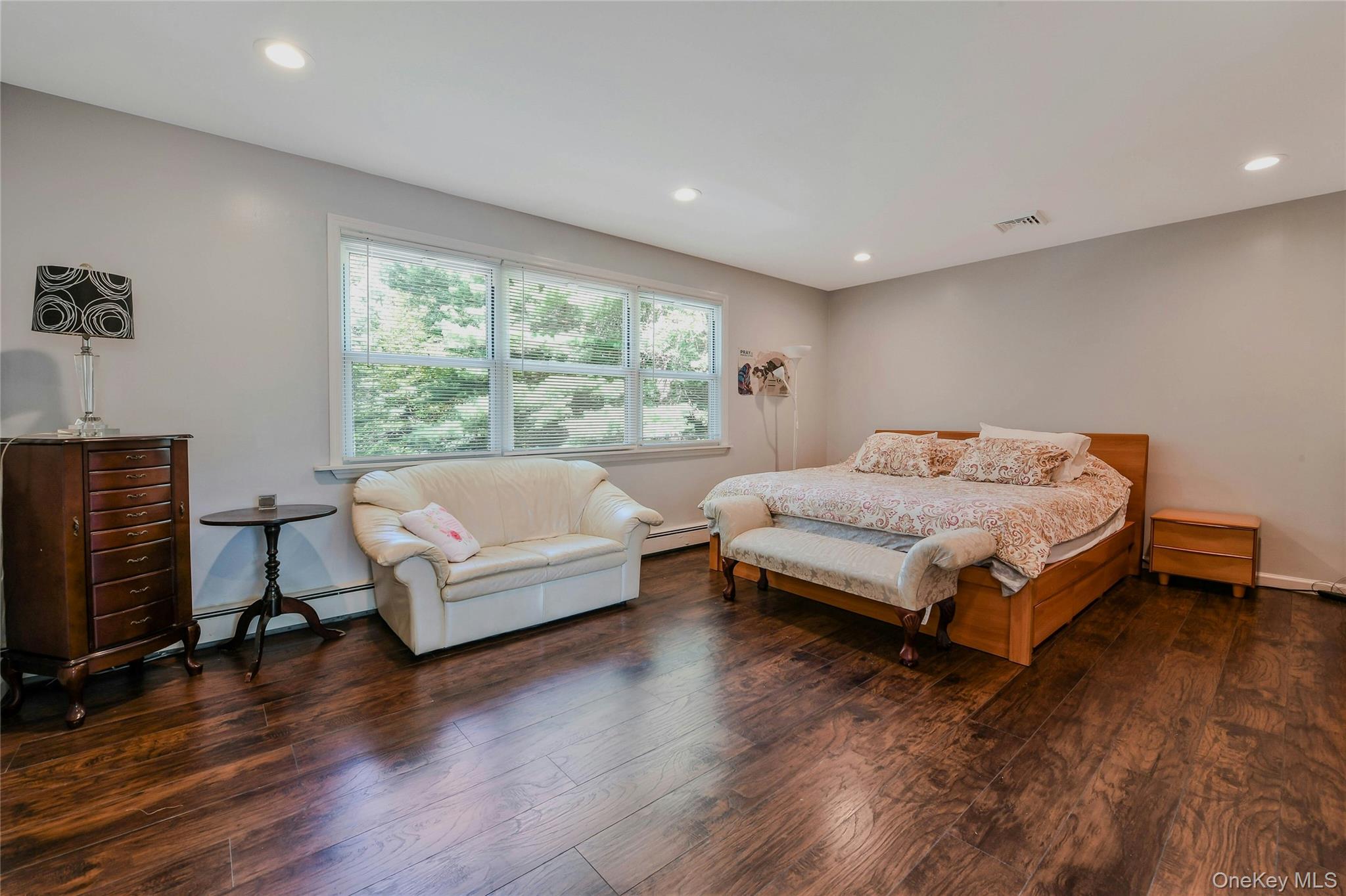 27 Upper Sheep Pasture Road, East Setauket, NY 11733