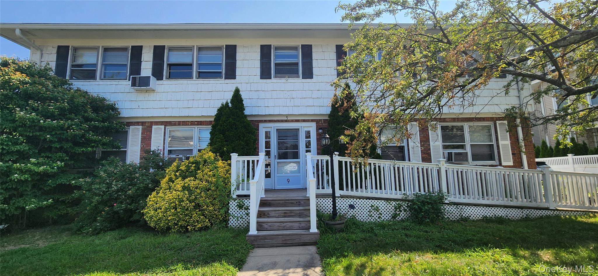 9 Belleview Avenue, Port Washington, NY 11050