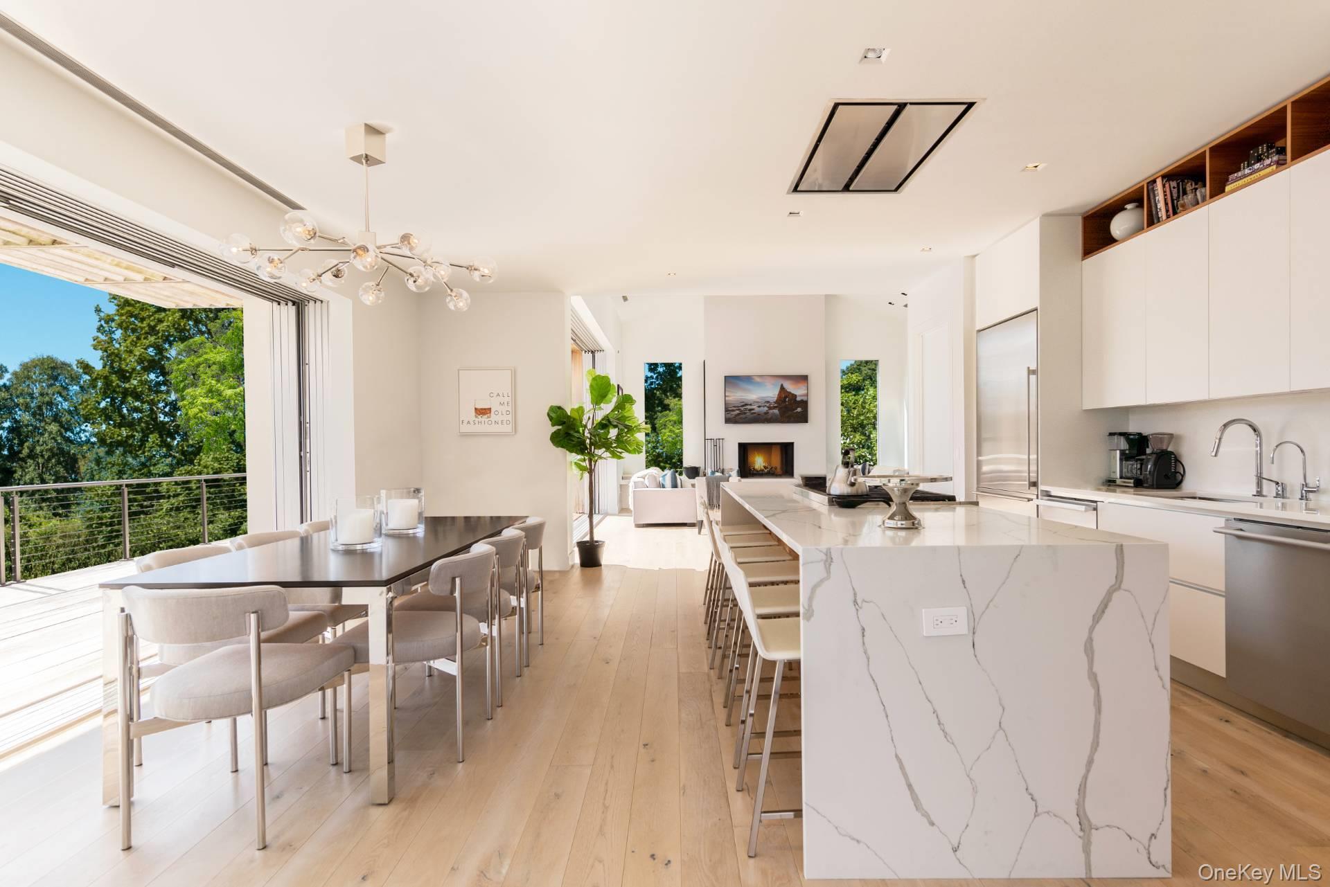 94 Tanager Lane, Water Mill, NY 11976