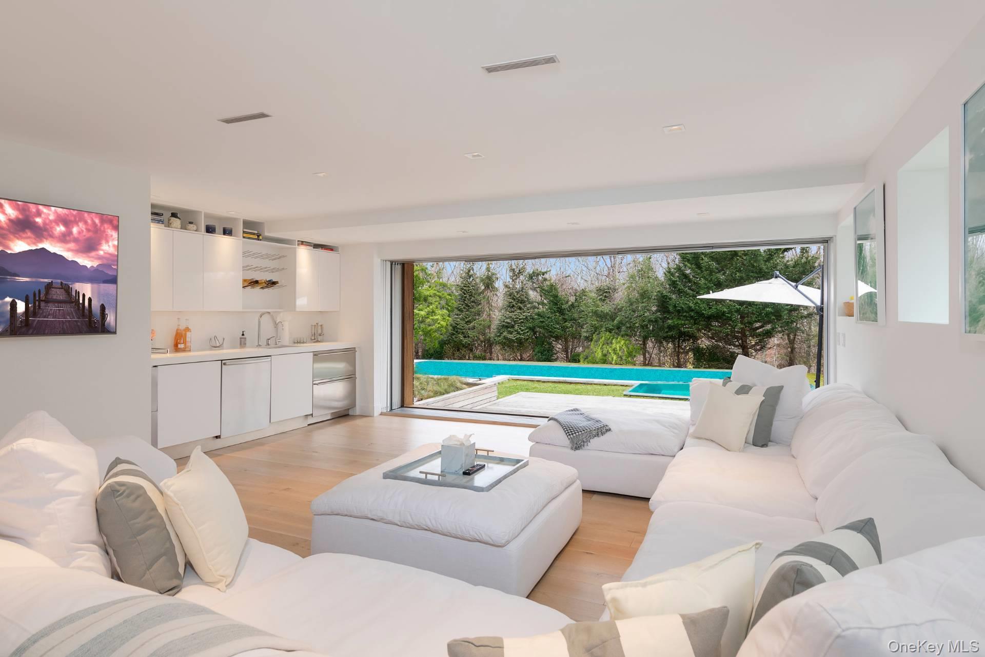 94 Tanager Lane, Water Mill, NY 11976