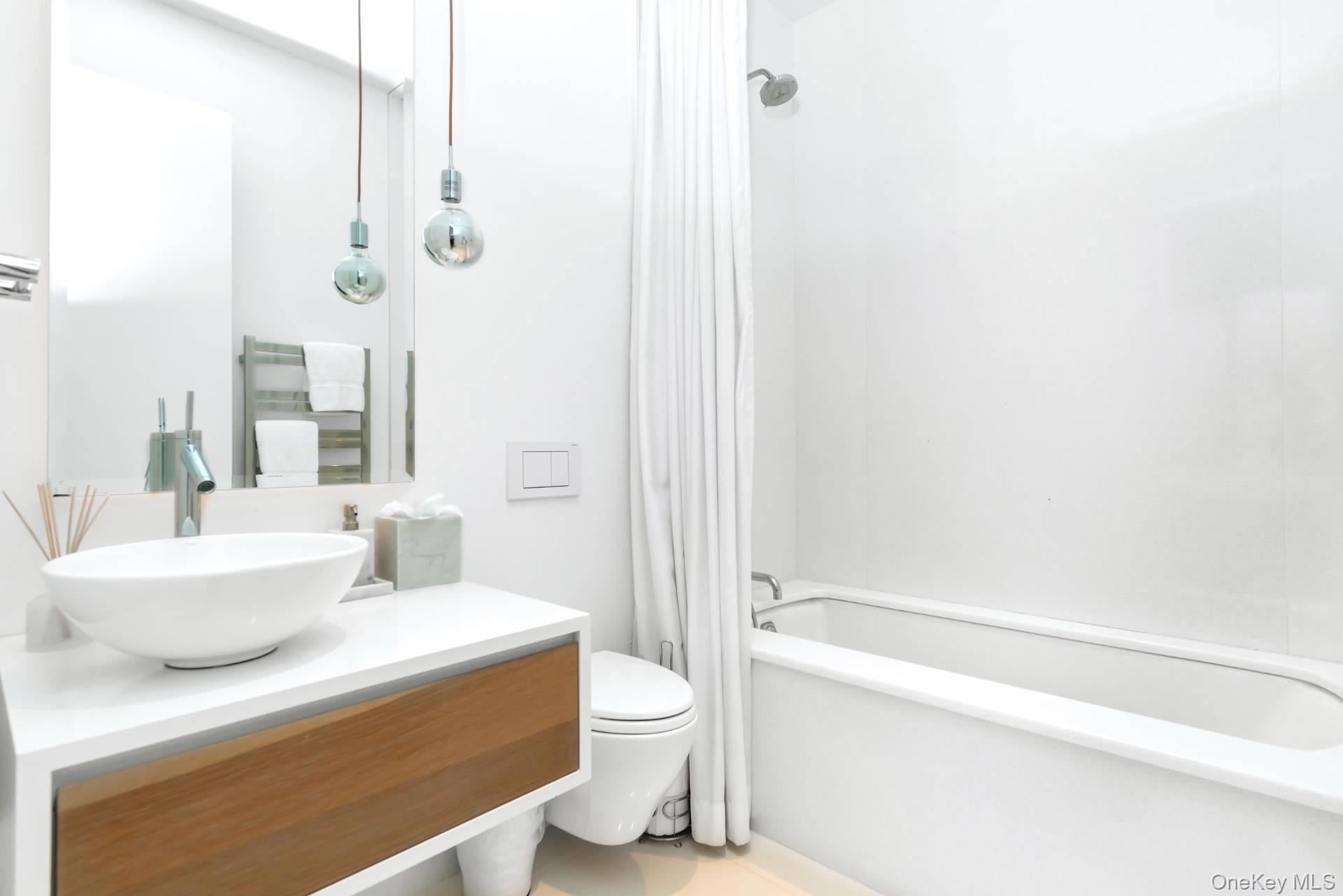 94 Tanager Lane, Water Mill, NY 11976