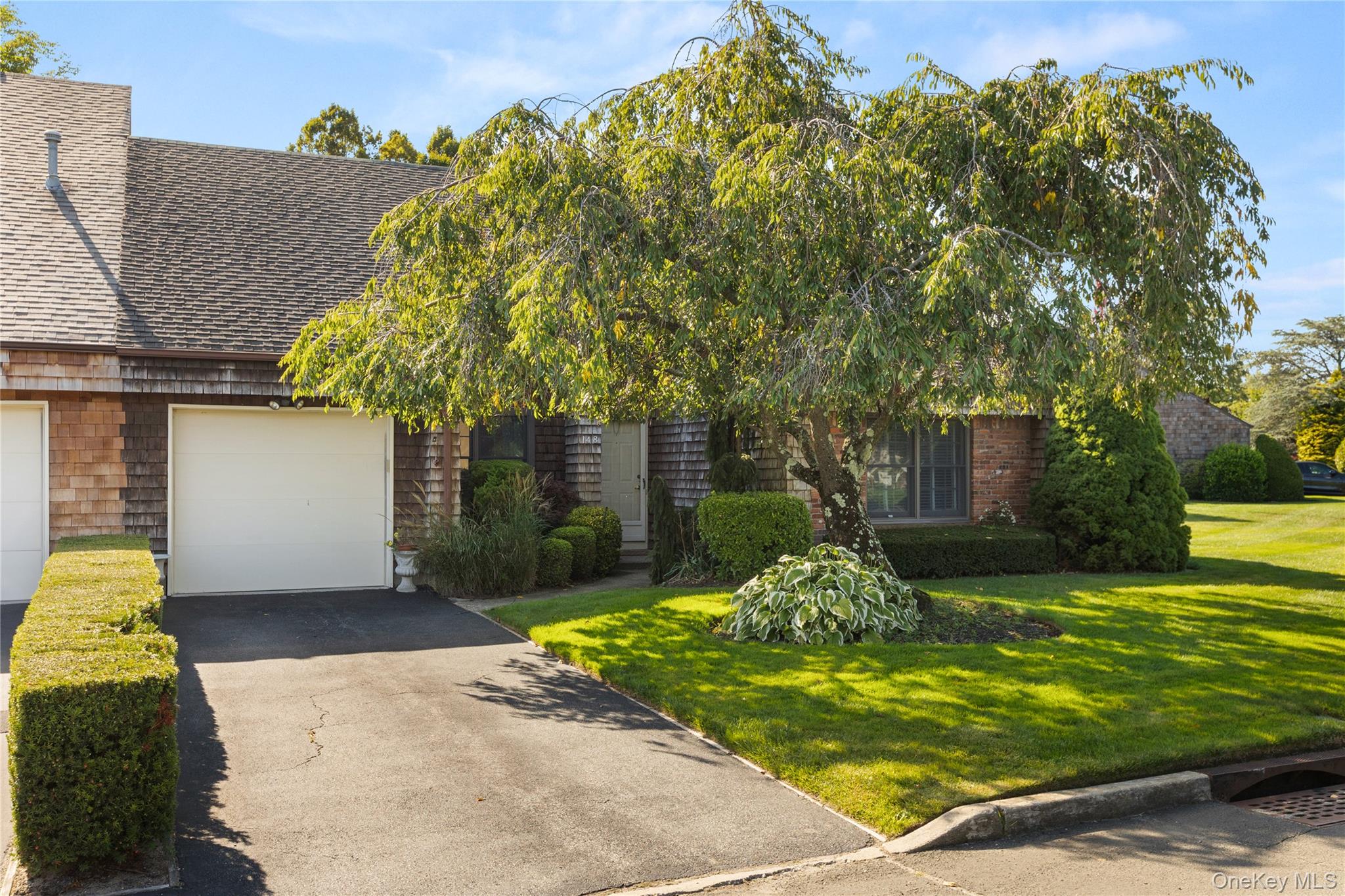 148 Baywoods Lane, Bay Shore, NY 11706