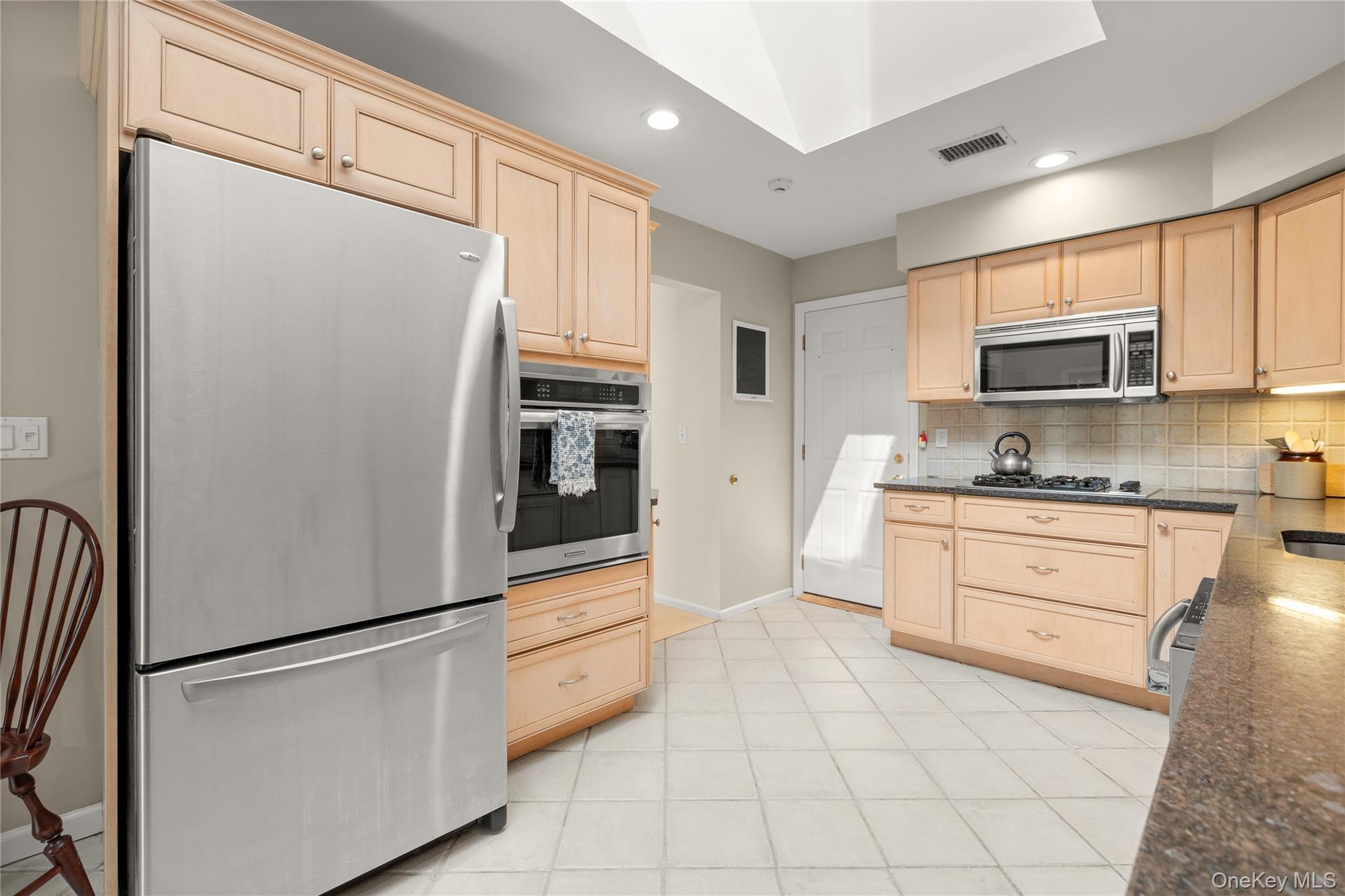 148 Baywoods Lane, Bay Shore, NY 11706