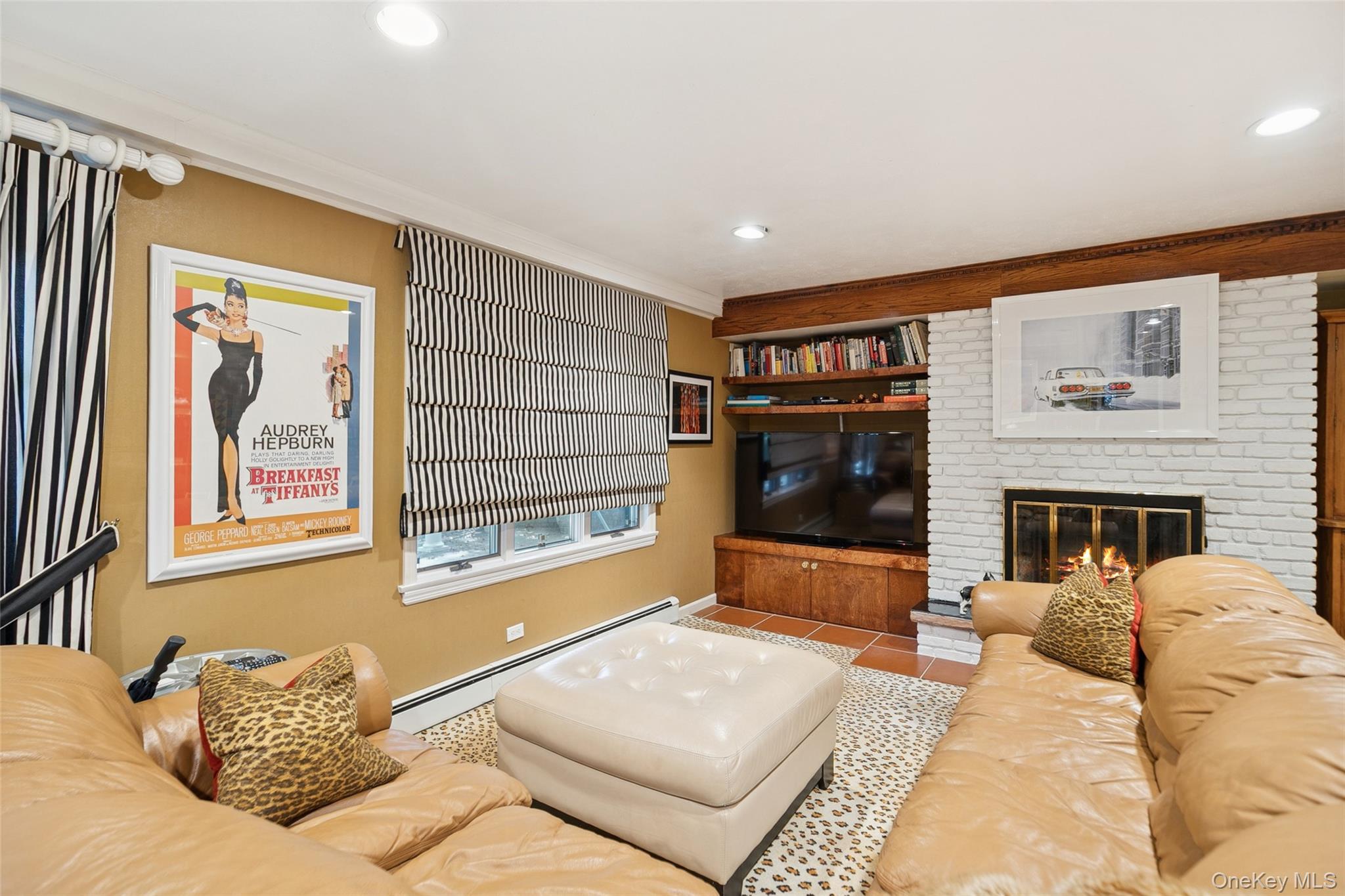 15 Dianas Circle, Roslyn Estates, NY 11576