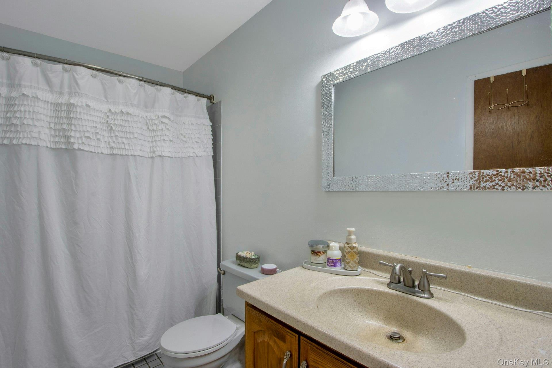 27 Lincoln Drive, Washingtonville, NY 10992