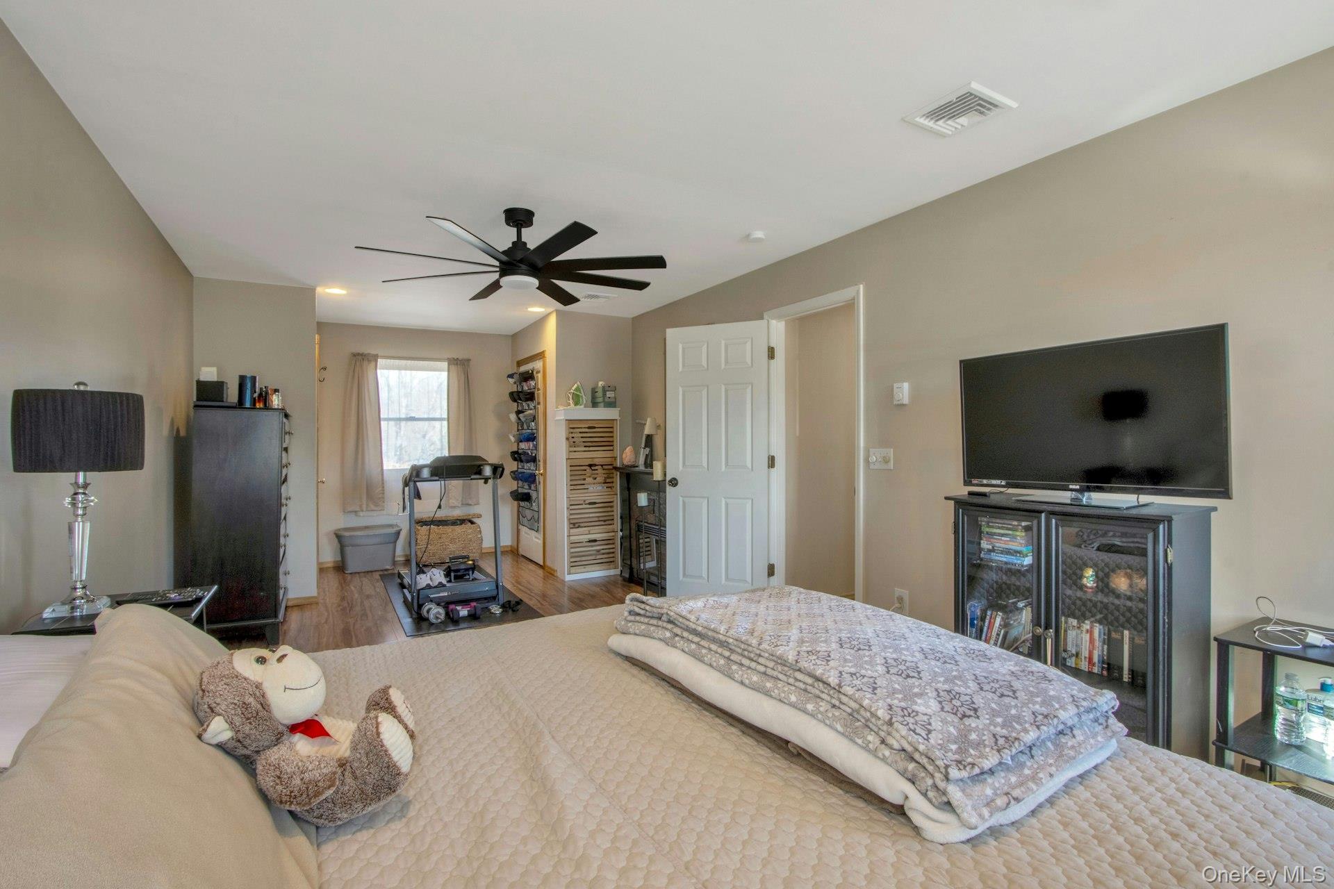 27 Lincoln Drive, Washingtonville, NY 10992