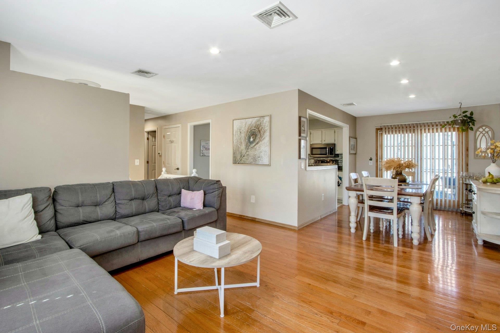 27 Lincoln Drive, Washingtonville, NY 10992