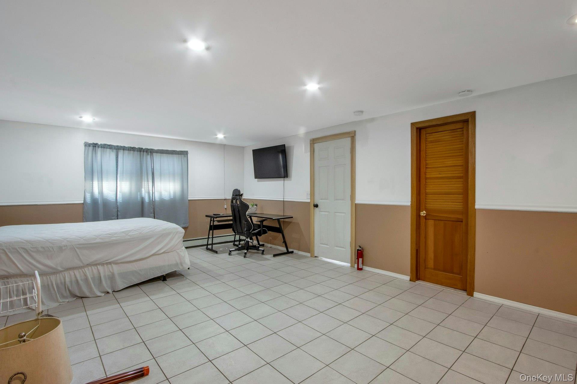 27 Lincoln Drive, Washingtonville, NY 10992