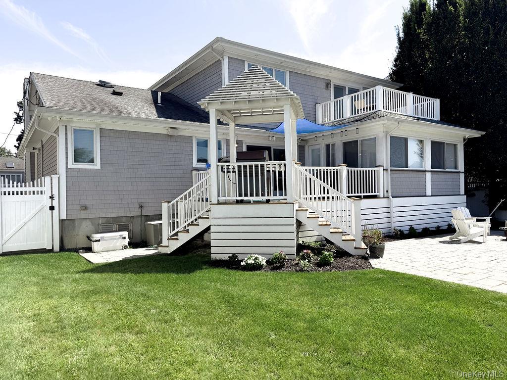 2370 Narraganset Avenue, Seaford, NY 11783