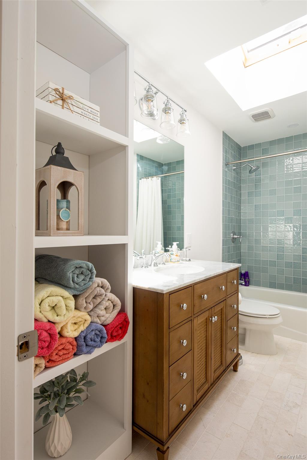 27 Newtown Court, Hampton Bays, NY 11946