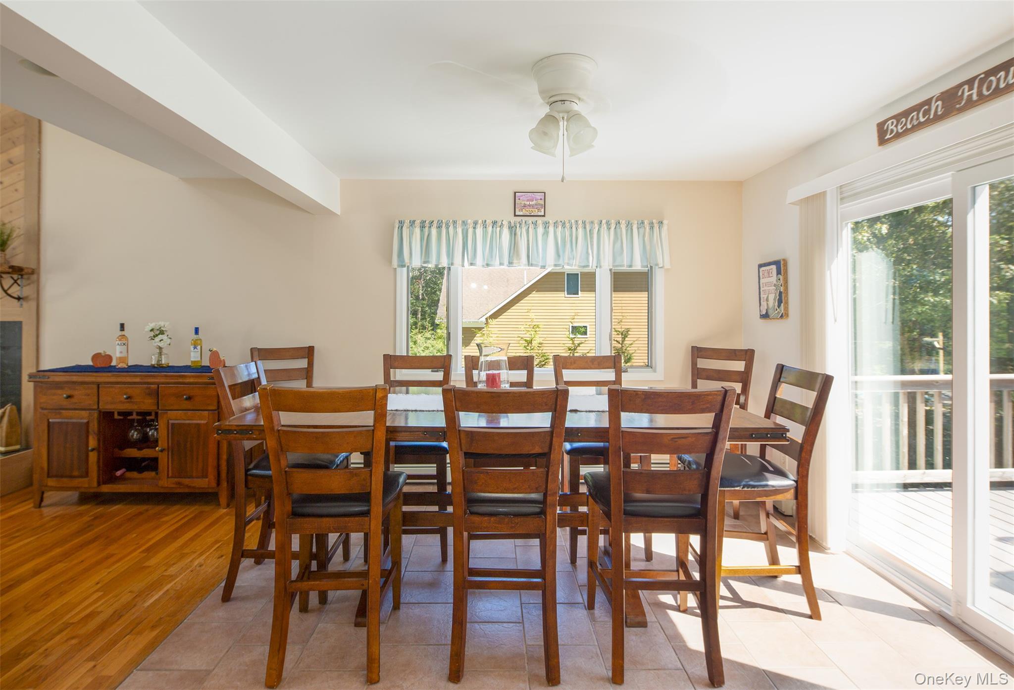 27 Newtown Court, Hampton Bays, NY 11946