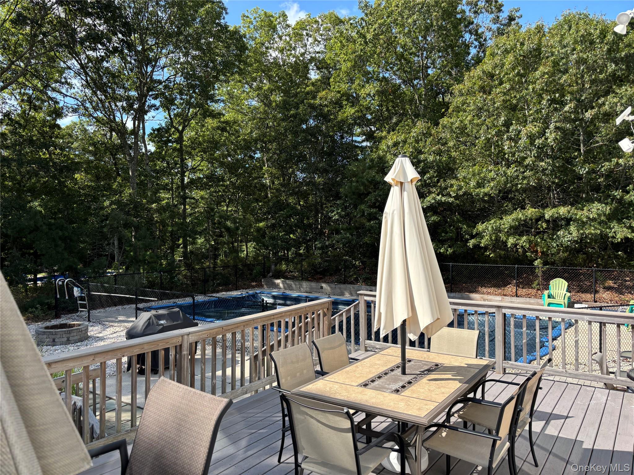 27 Newtown Court, Hampton Bays, NY 11946