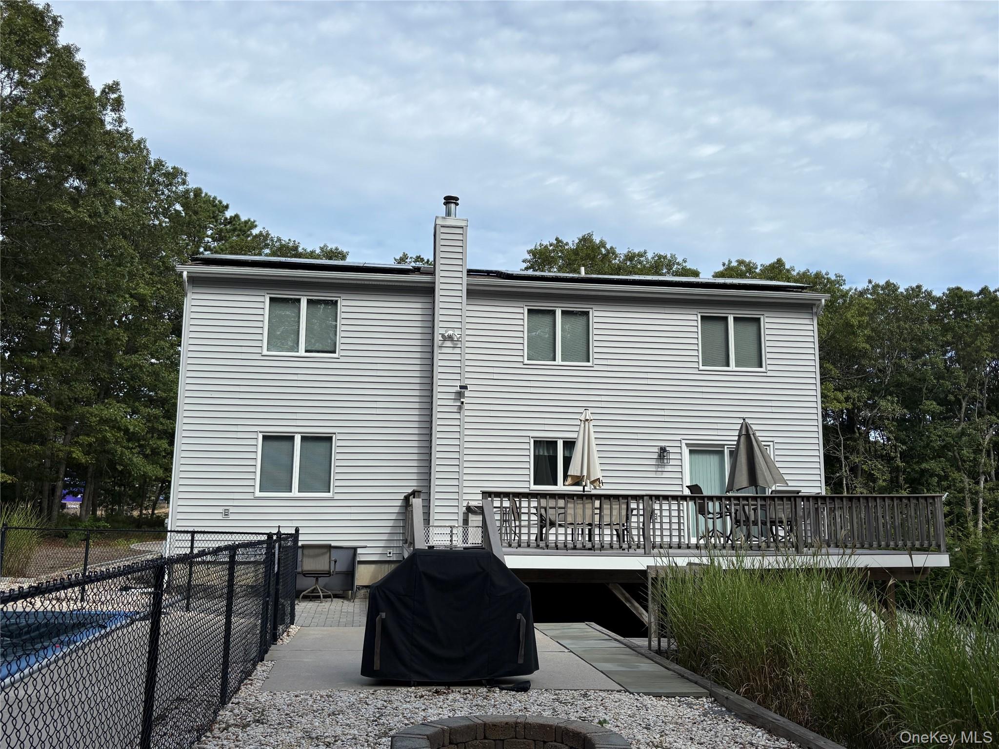 27 Newtown Court, Hampton Bays, NY 11946