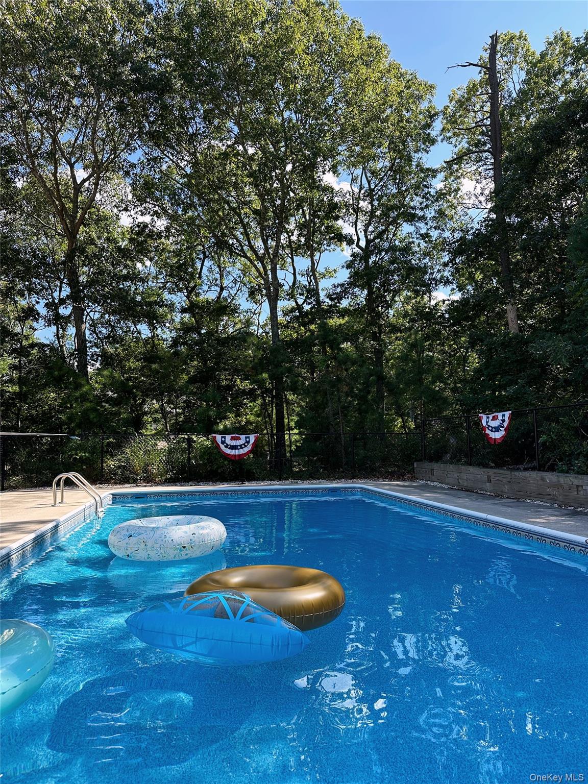 27 Newtown Court, Hampton Bays, NY 11946