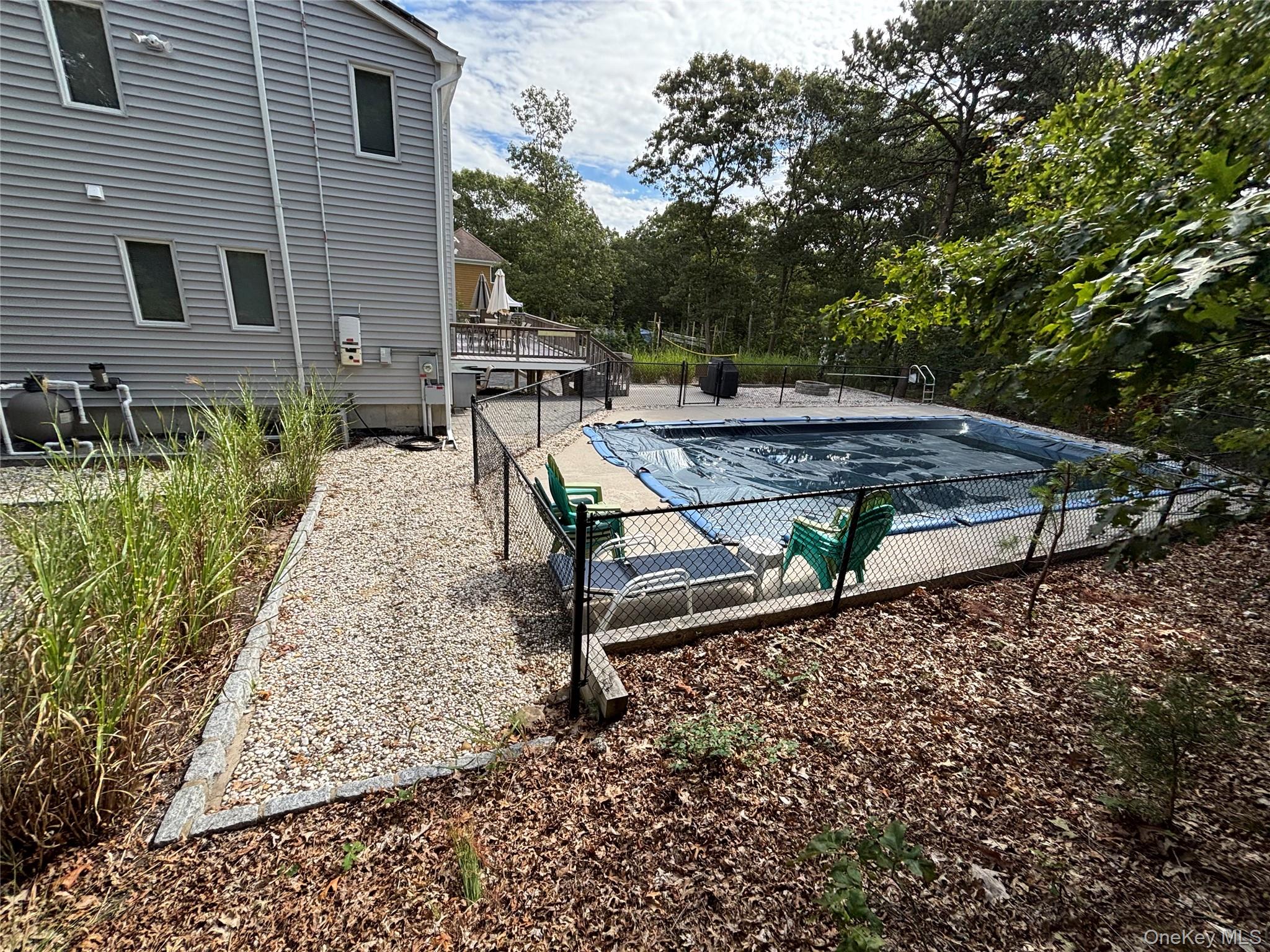 27 Newtown Court, Hampton Bays, NY 11946