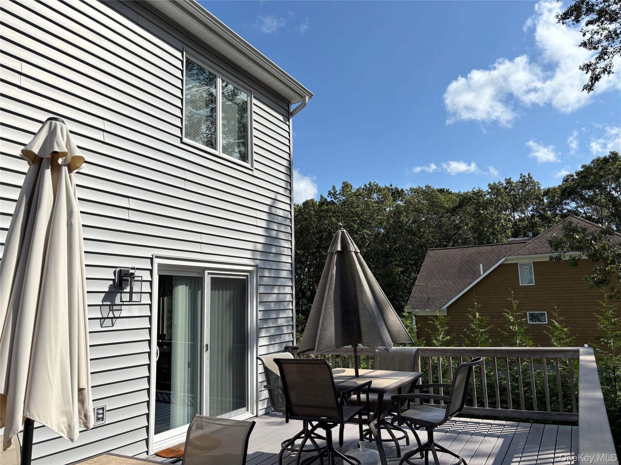 27 Newtown Court, Hampton Bays, NY 11946