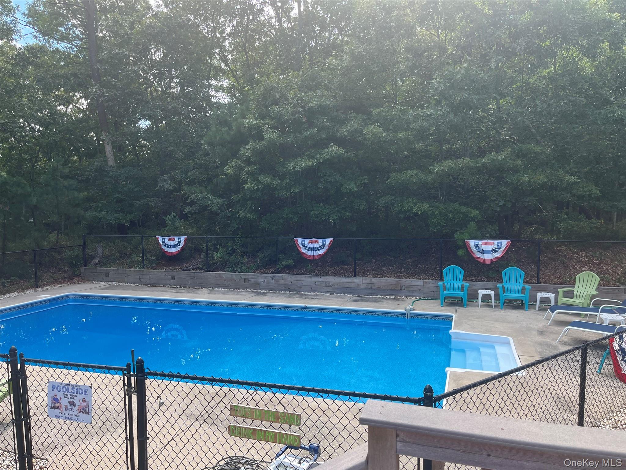 27 Newtown Court, Hampton Bays, NY 11946