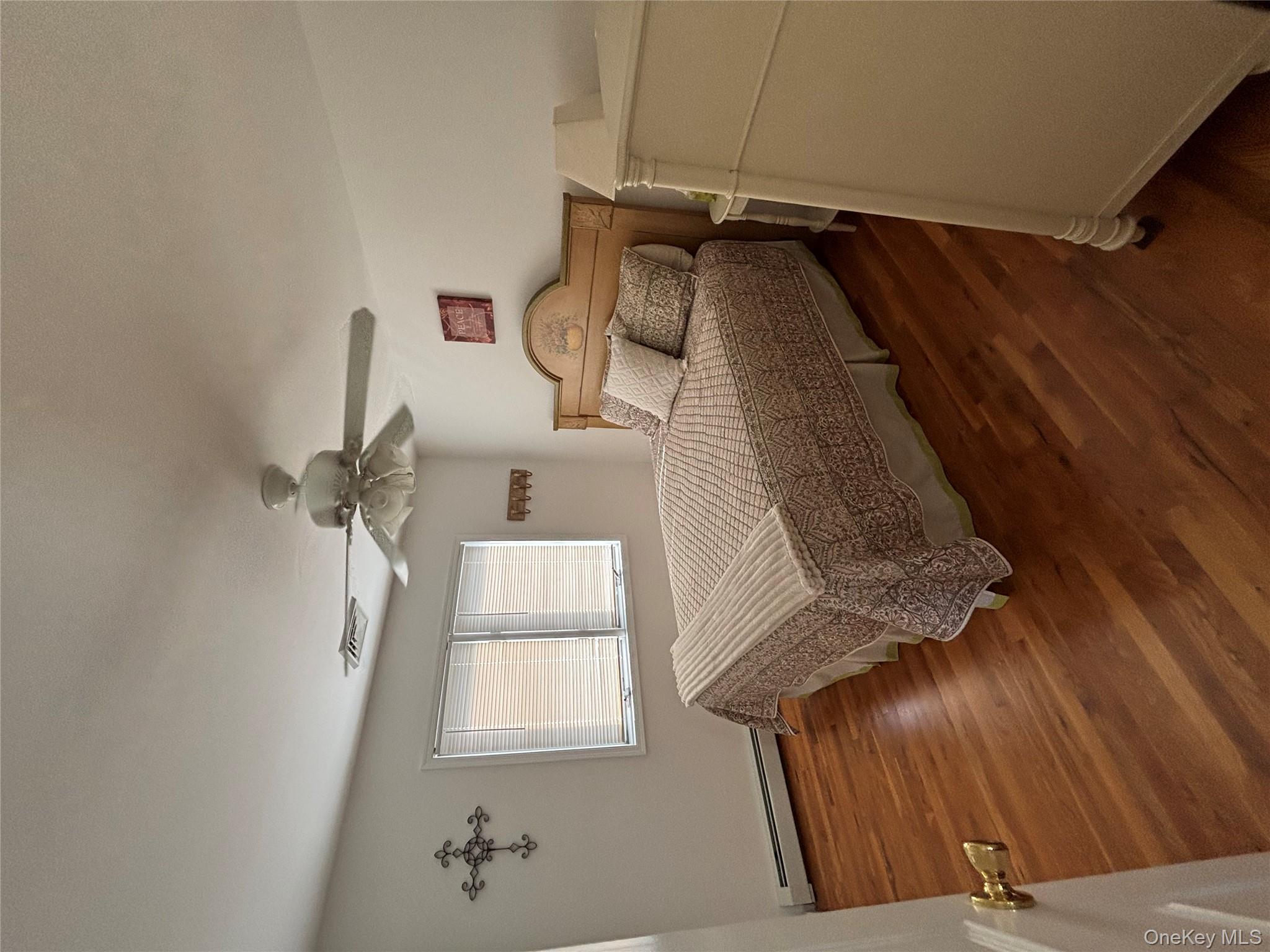 27 Newtown Court, Hampton Bays, NY 11946