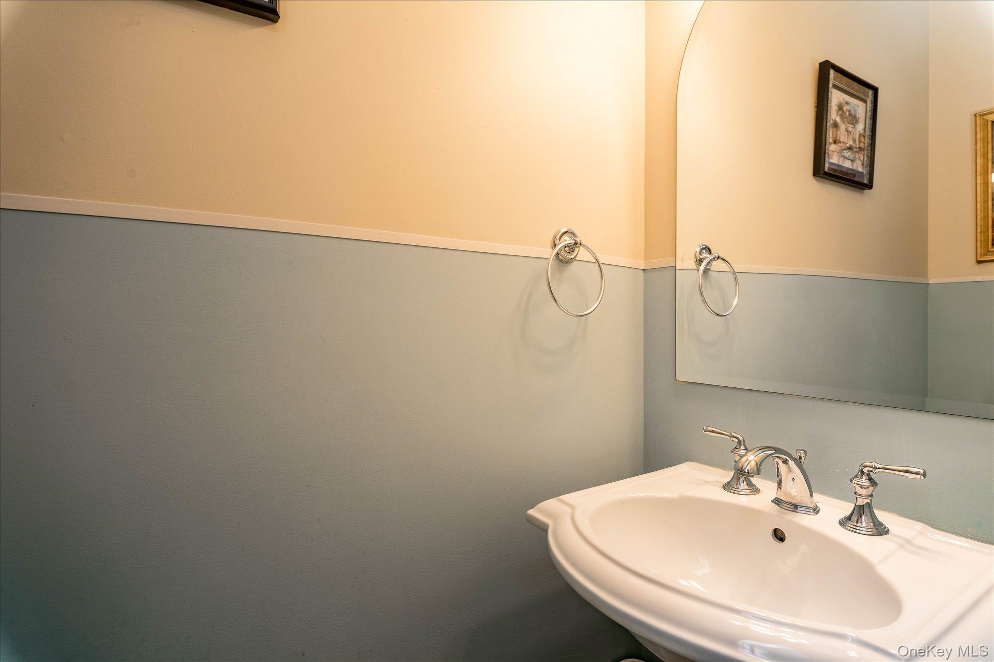 43 Halley Lane, Miller Place, NY 11764