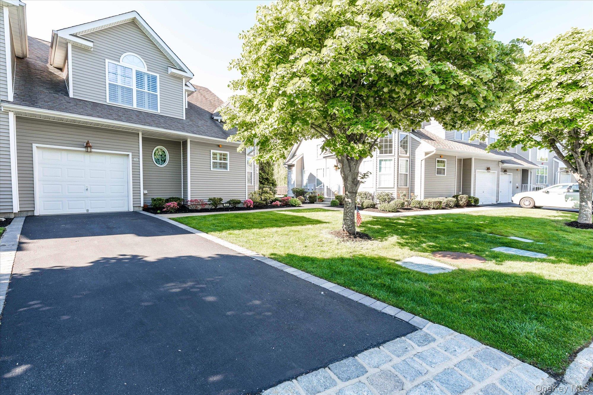 43 Halley Lane, Miller Place, NY 11764