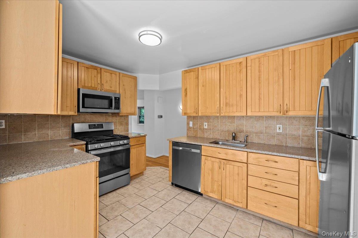 2710 Edgehill Avenue, Bronx, NY 10463