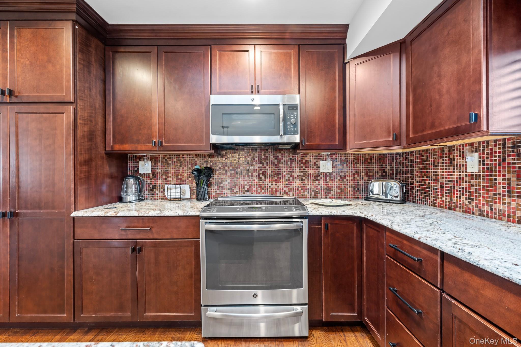 79 Stewart Avenue, Bethpage, NY 11714