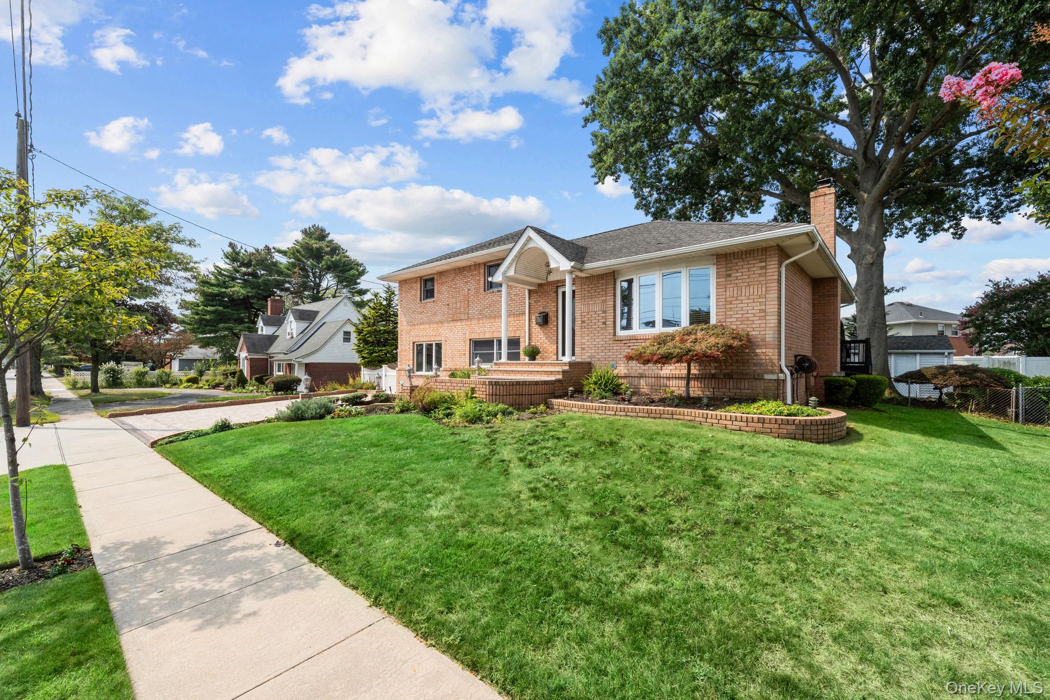 79 Stewart Avenue, Bethpage, NY 11714