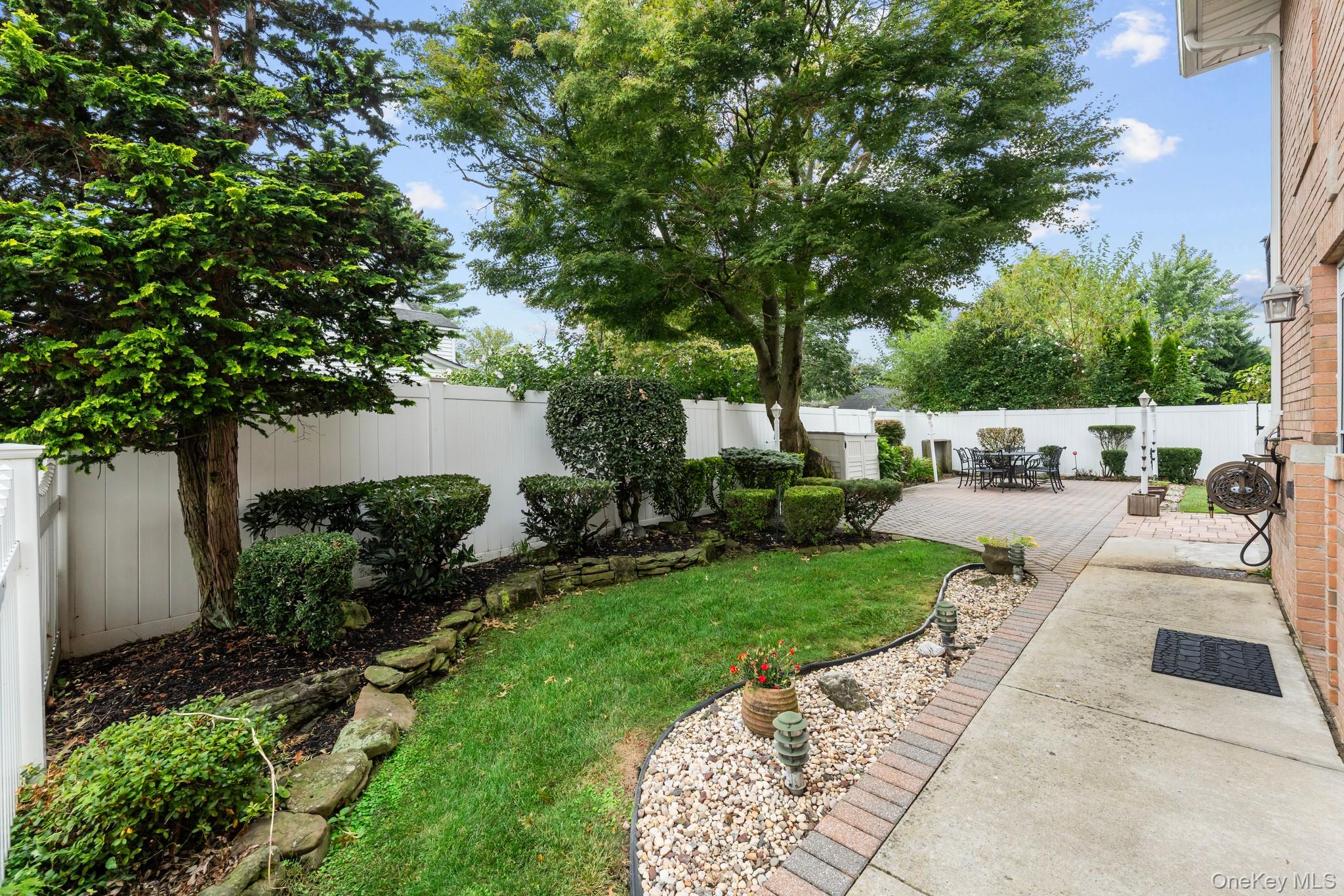 79 Stewart Avenue, Bethpage, NY 11714