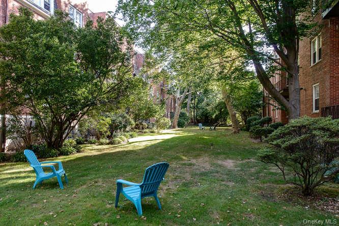 32 Hamilton Place # I 3, Garden City, NY 11530