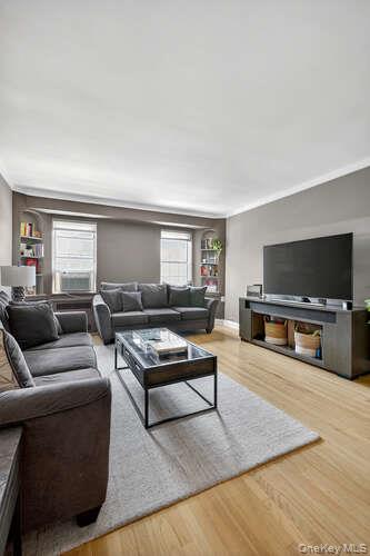 32 Hamilton Place # I 3, Garden City, NY 11530