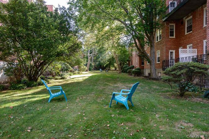 32 Hamilton Place # I 3, Garden City, NY 11530