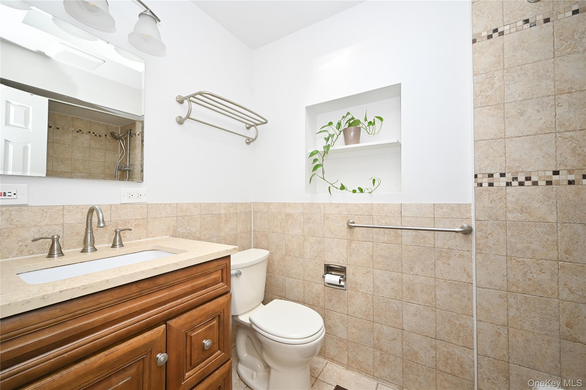 58-39 77 Place, Middle Village, NY 11379