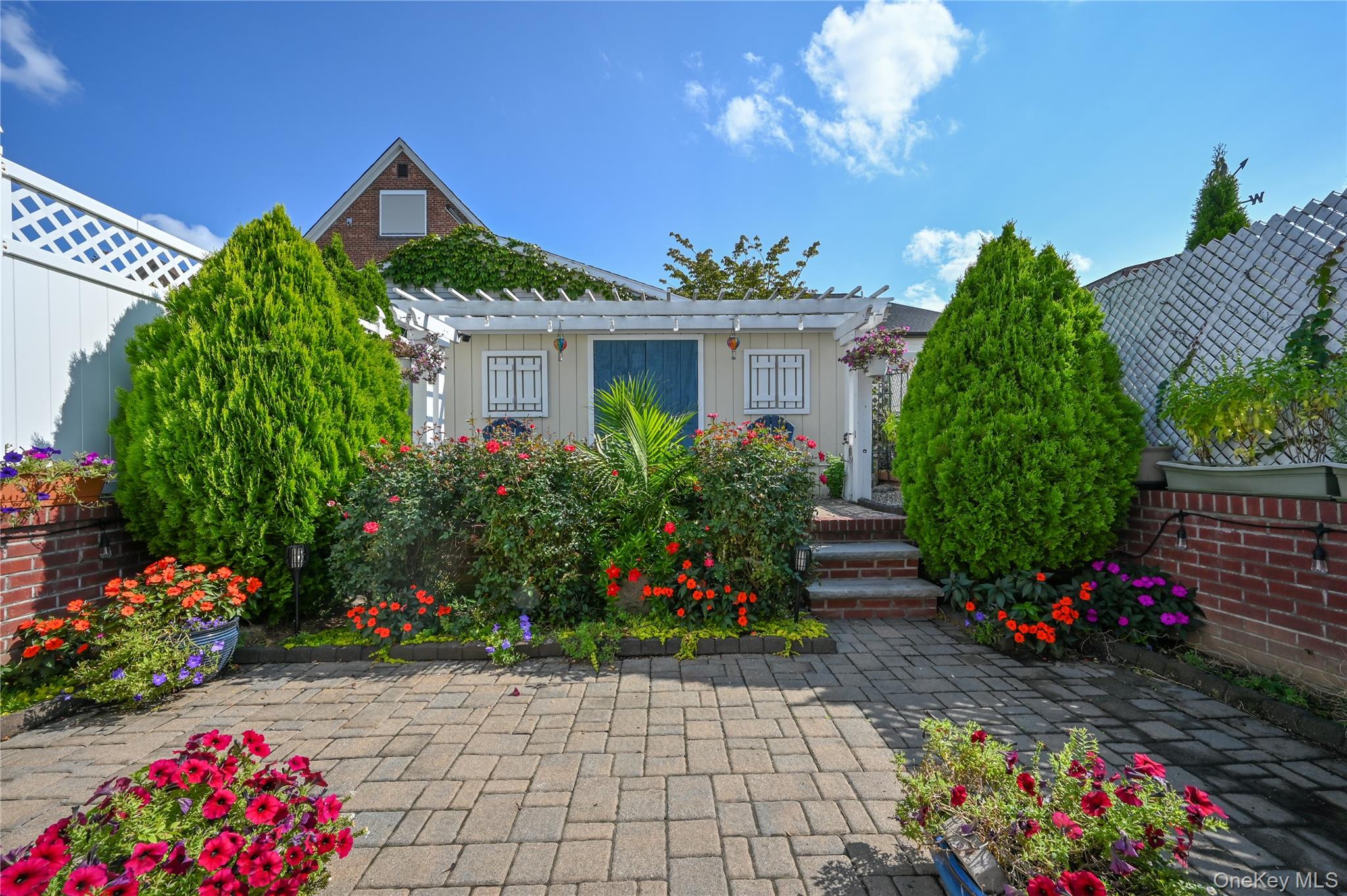 58-39 77 Place, Middle Village, NY 11379