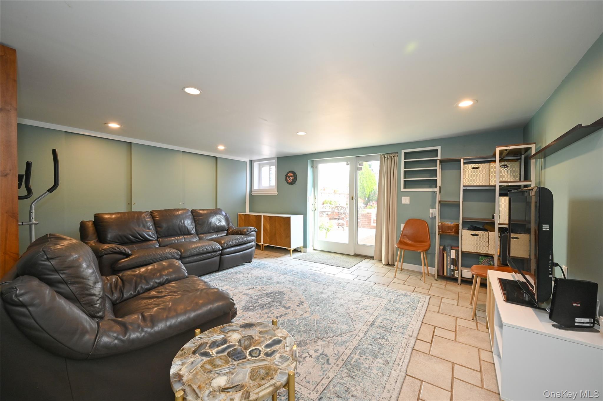 58-39 77 Place, Middle Village, NY 11379